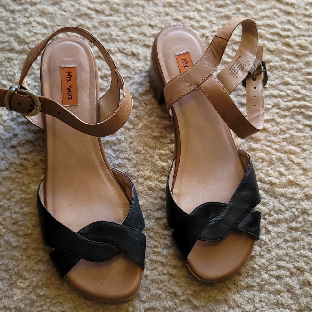 Miz mooz sandals size 10